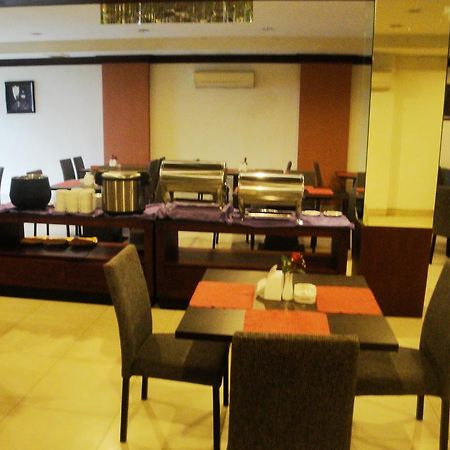 Imperial Hotel Kendari Eksteriør bilde