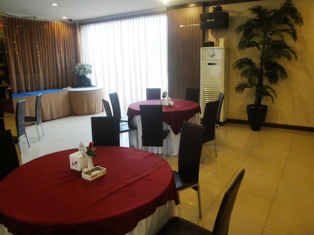 Imperial Hotel Kendari Eksteriør bilde