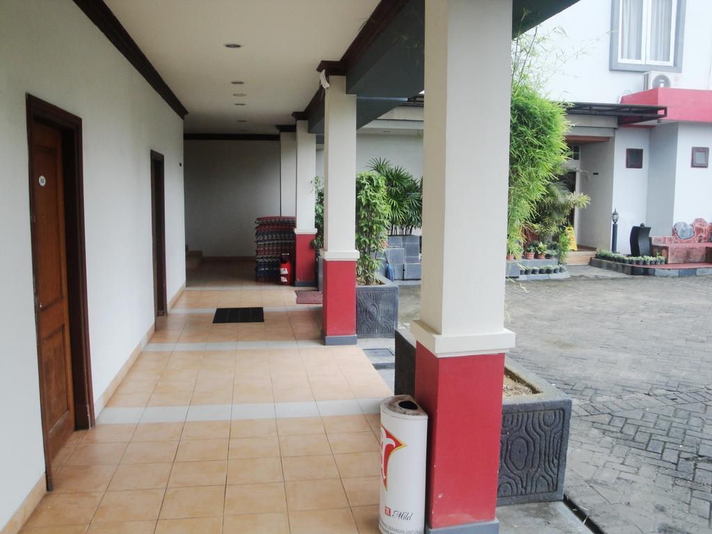 Imperial Hotel Kendari Eksteriør bilde