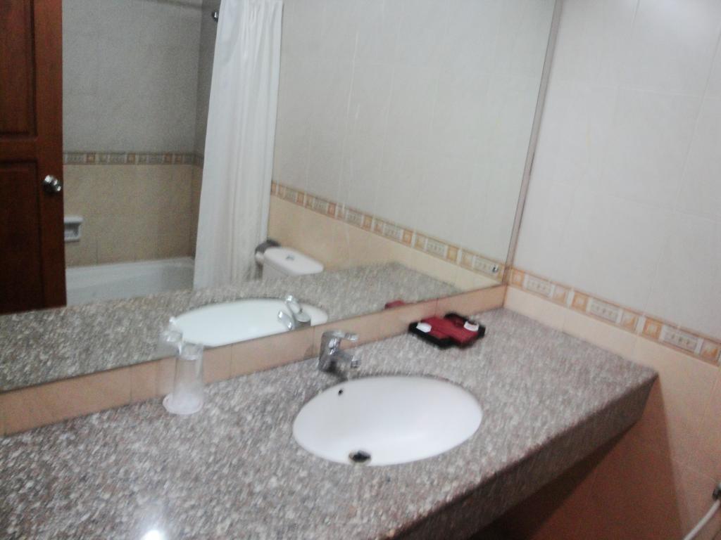 Imperial Hotel Kendari Rom bilde