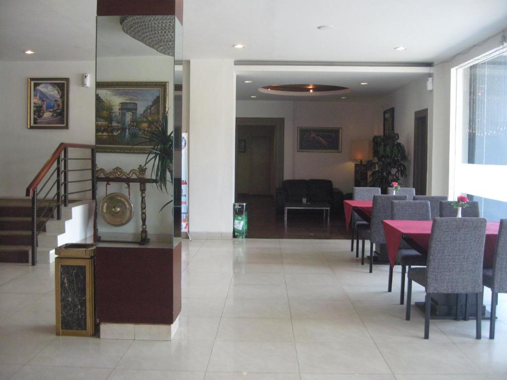 Imperial Hotel Kendari Eksteriør bilde