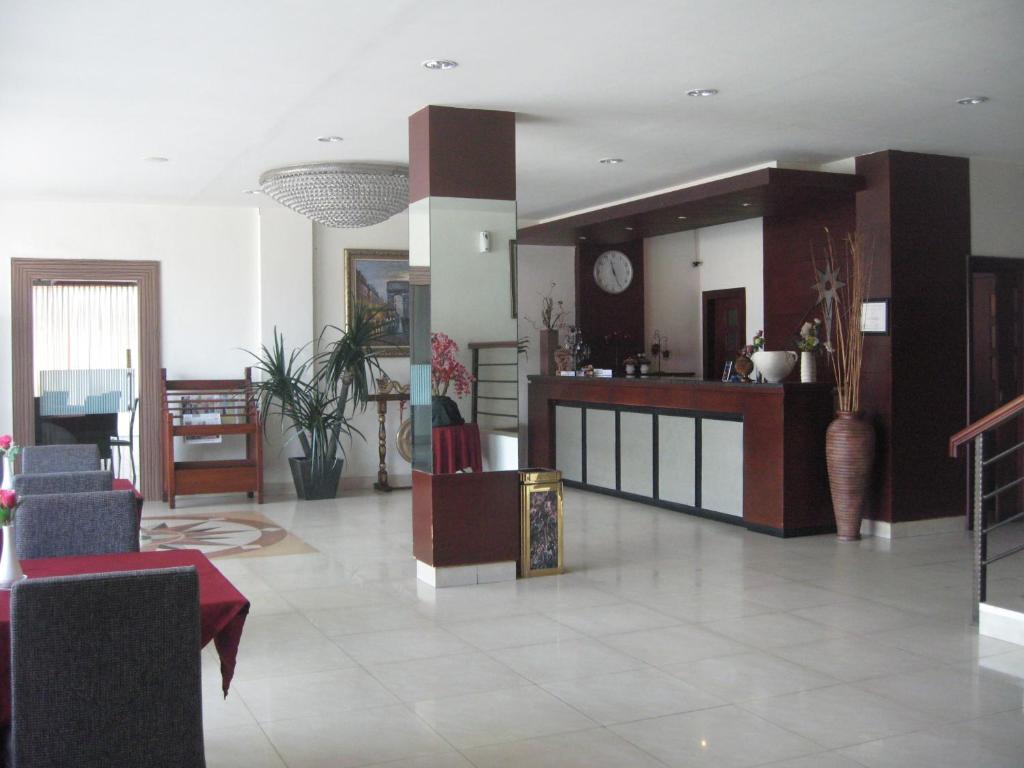 Imperial Hotel Kendari Eksteriør bilde