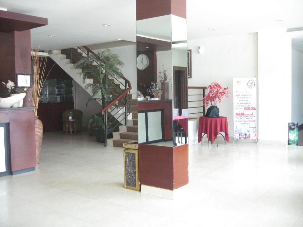 Imperial Hotel Kendari Eksteriør bilde