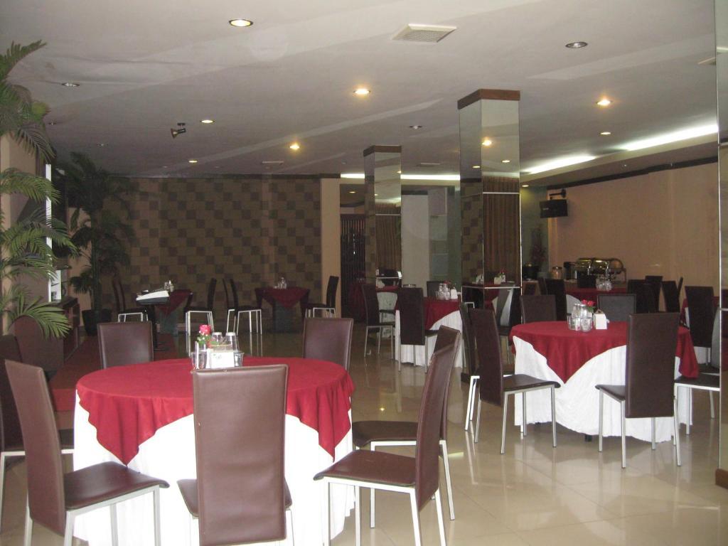 Imperial Hotel Kendari Eksteriør bilde
