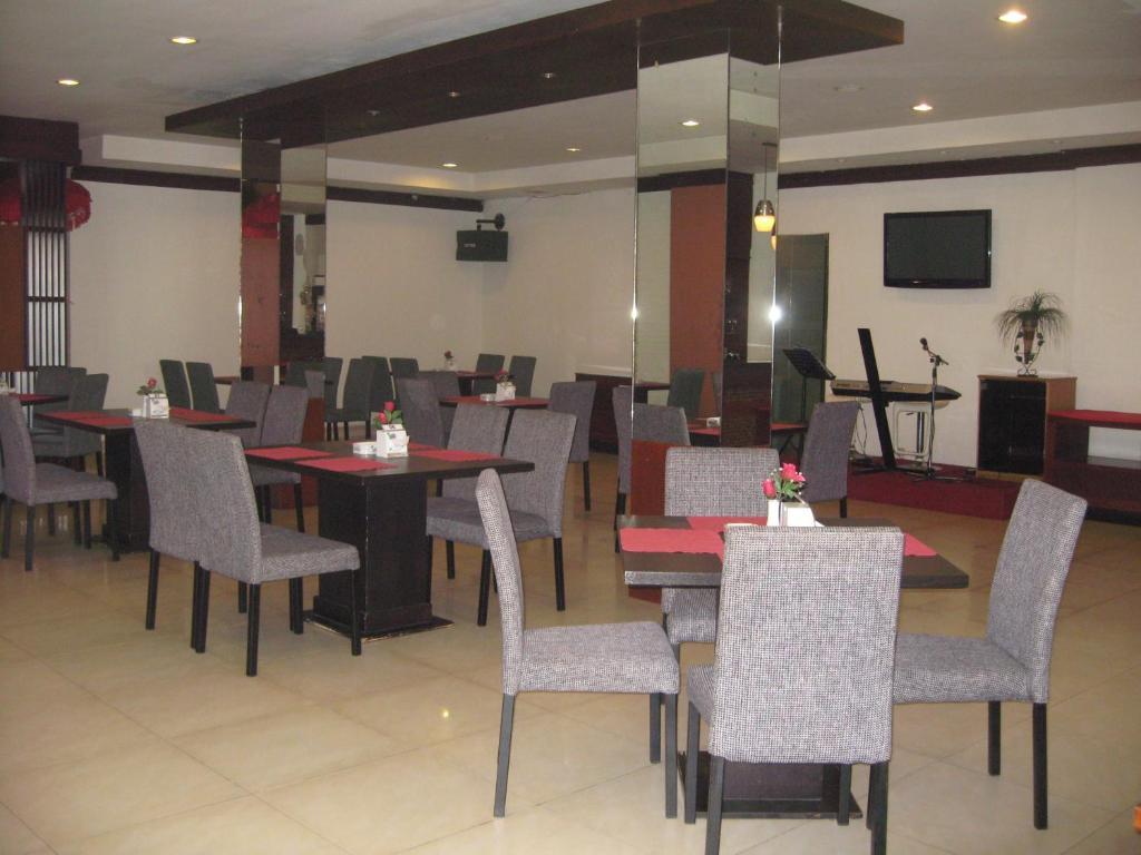 Imperial Hotel Kendari Eksteriør bilde